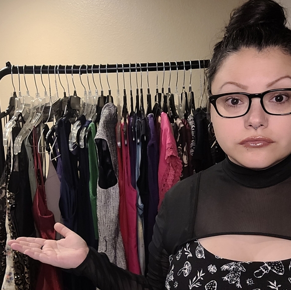 Meet your Posher, Erin - Picture 2 of 2